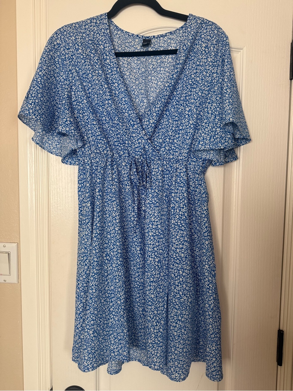 SHEIN Blue Floral Wrap Dress Size Medium – Flowy Ruffle Sleeve Mini Dress